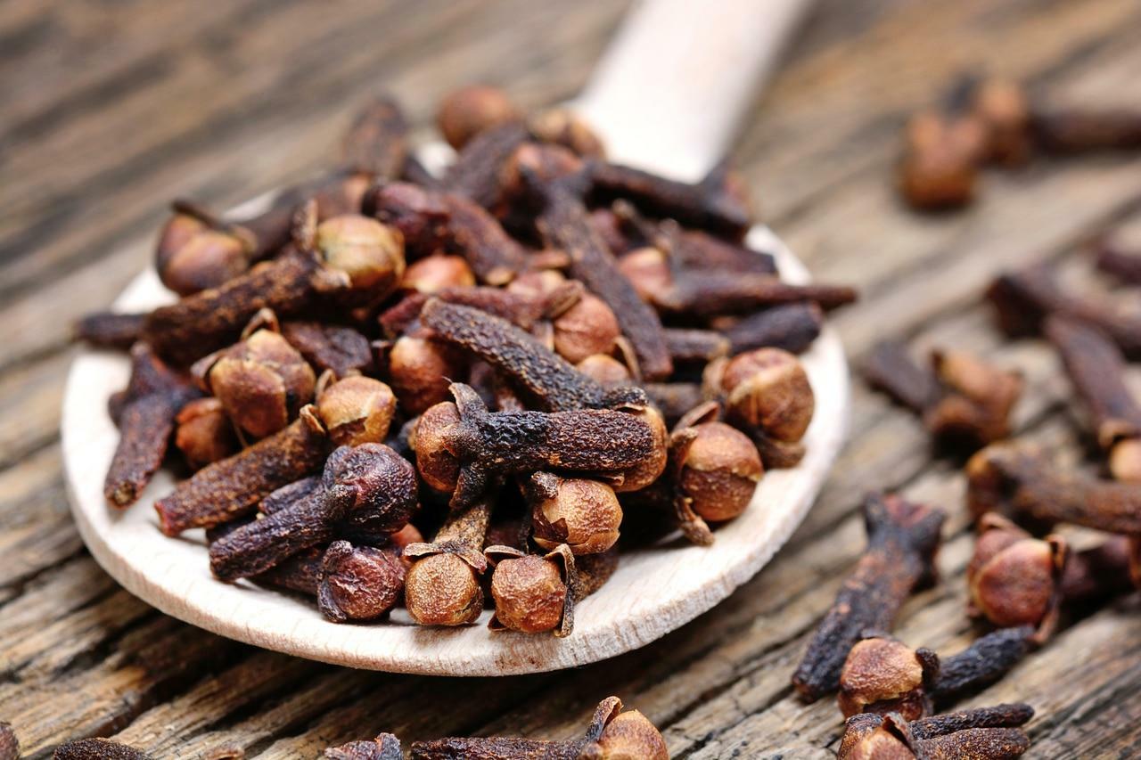 Cloves, whole - Kailua Seasoning Company